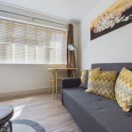 Fabulous Quiet Chelmsford Apartment - Free Parking Екстер'єр фото