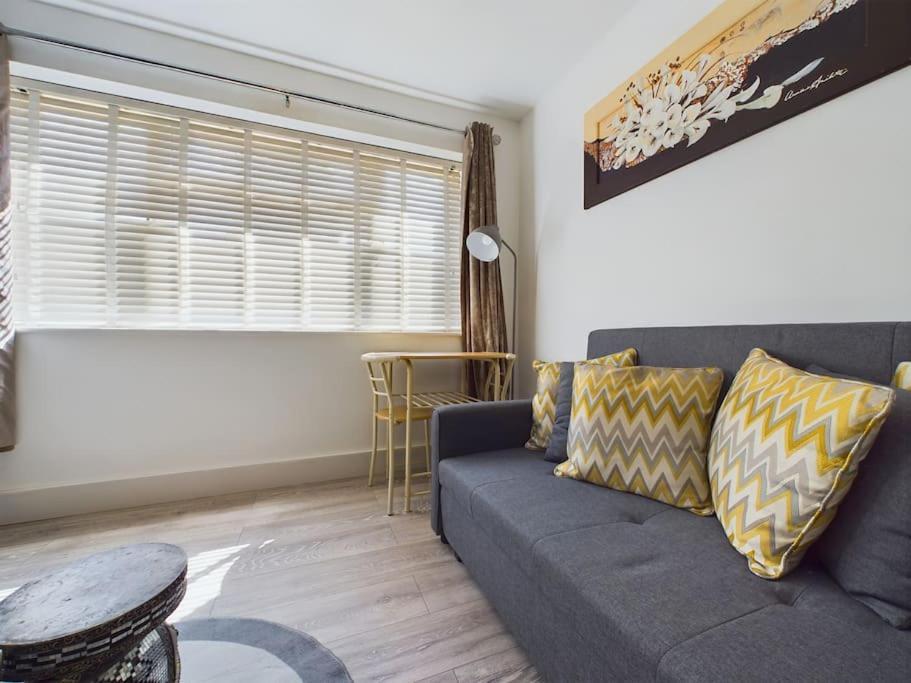 Fabulous Quiet Chelmsford Apartment - Free Parking Екстер'єр фото