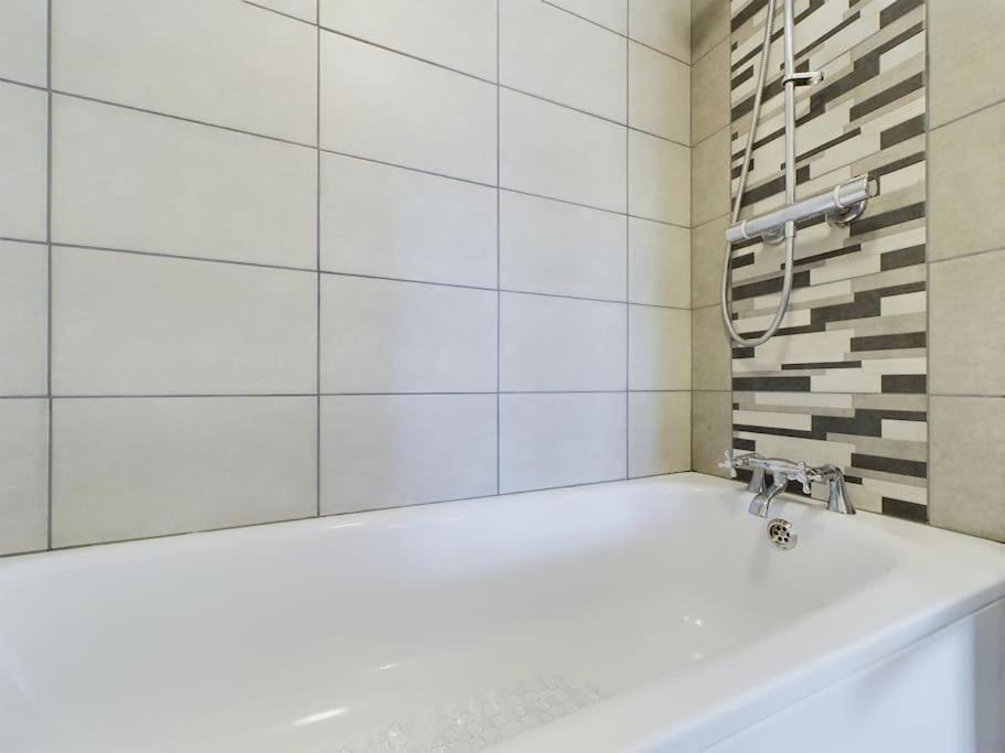 Fabulous Quiet Chelmsford Apartment - Free Parking Екстер'єр фото
