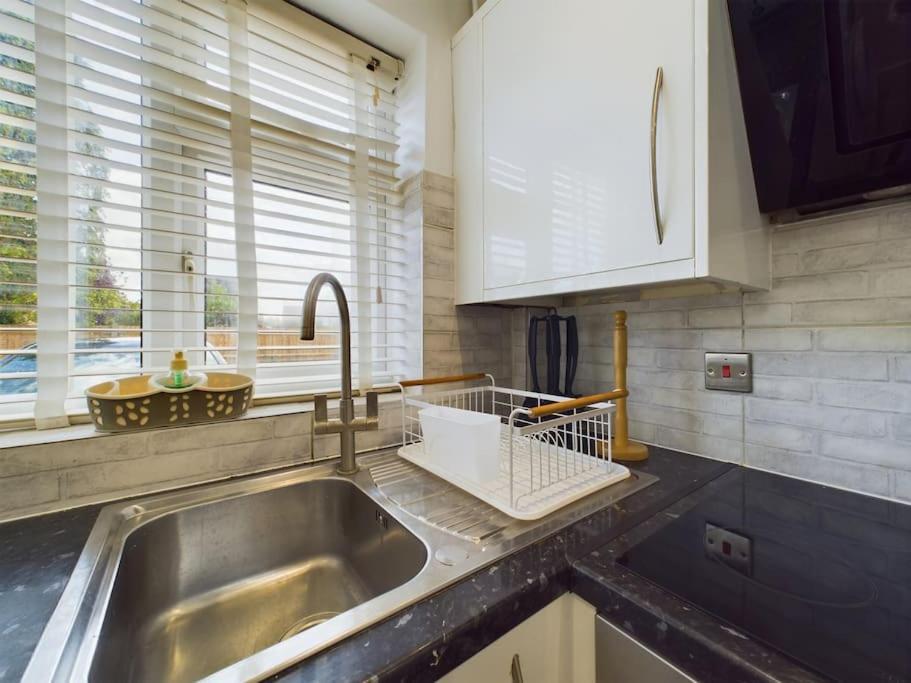 Fabulous Quiet Chelmsford Apartment - Free Parking Екстер'єр фото