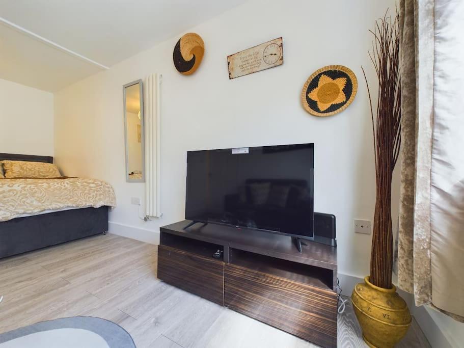 Fabulous Quiet Chelmsford Apartment - Free Parking Екстер'єр фото